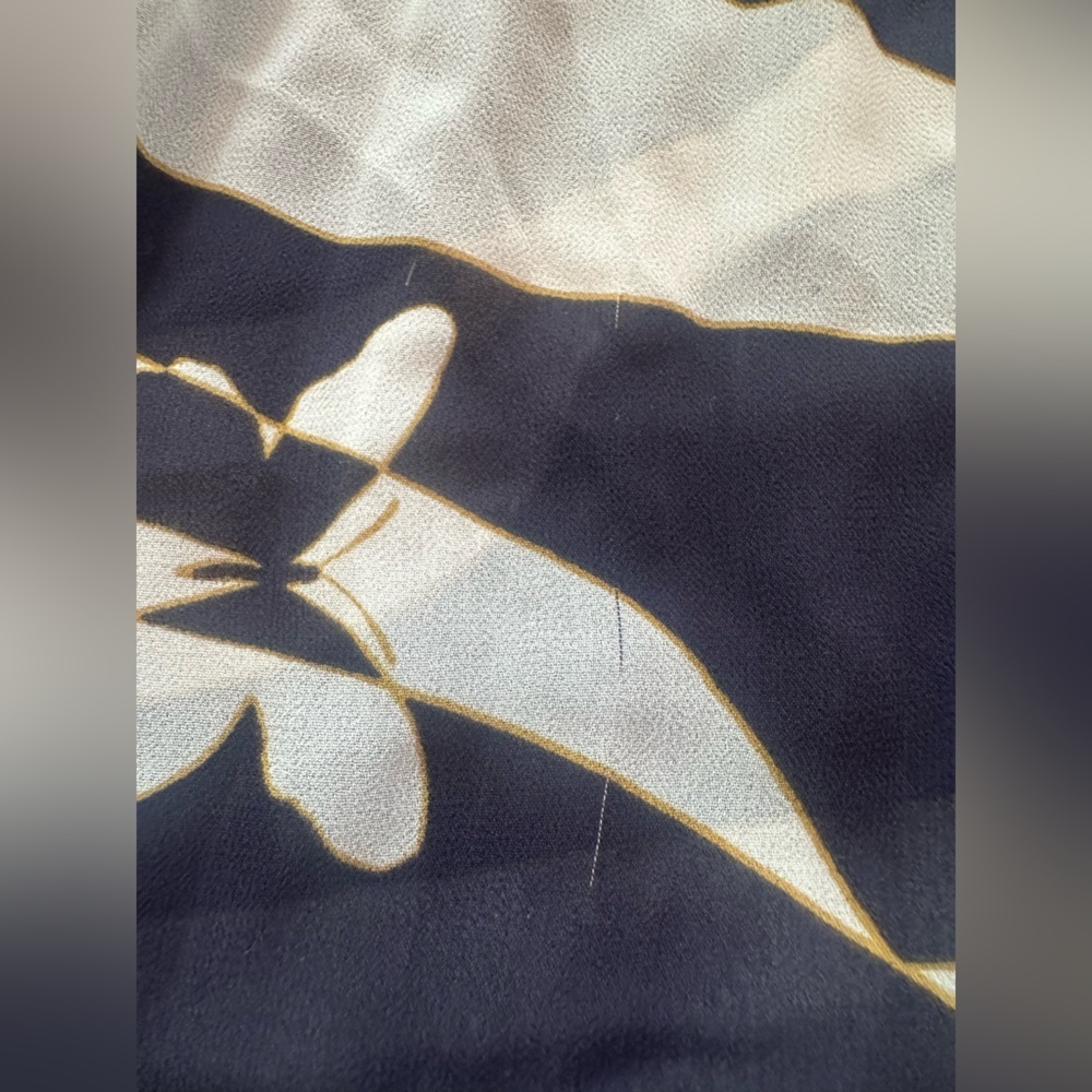 Ann Taylor L Pleated Butterfly Print Blouse Navy Ivory Long Sleeve Top - Picture 3 of 9